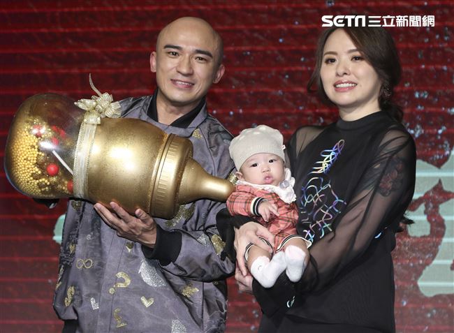 藝人小馬以本名倪子鈞歌手身分重新出發，經歷偶像團體「咻比嘟華」以及行腳節目「世界第一等」的種種淬鍊，睽違17年再度回歸歌壇並於今日舉辦新歌發表會。（記者林士傑/攝影）