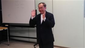 林百里：想到AI就像30年前創業一樣興奮廣達電腦董事長林百里13日表示，想到人工智慧（AI）就令人興奮，就像30年前創業，成立廣達一樣興奮，將在台灣成立AI實驗室。中央社記者潘智義攝　107年11月13日