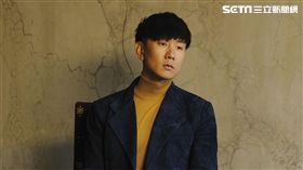 唱了15年情歌的林俊傑跨各不同領域「還想玩」。（圖／GQ雜誌提供）本照片僅供為報導本次新聞時一併刊載使用，如於報導其他新聞時，需轉載或為任何其他使用，請務必來電告知，並徵得康泰納仕公司同意，以避免貴我雙方不必要之著作權相關爭議。請勿使用本次的新聞稿和圖片做任何負面報導，感謝協助。