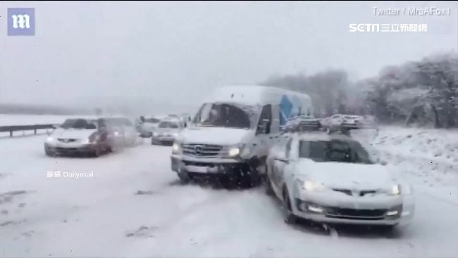 7年來最冷！英國暴雪　百輛車困公路