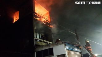 嬤肉身緊抱護孫　父垂淚嬤孫感情很好