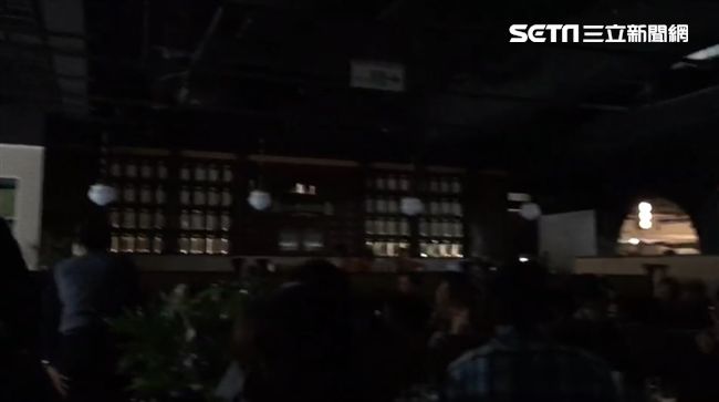 新光南西跳電！餐廳一片黑…顧客嚇傻
