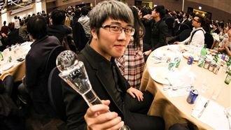 獨／世界紙牌魔術冠軍　打破刻板印象