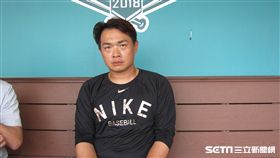 ▲彭政閔在鹽埔園區球場受訪。（圖／記者蕭保祥攝影）
