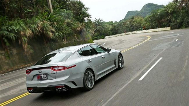 入門也入流　Kia Stinger