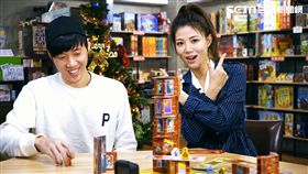 輸了的Dash慘遭爆打。
下一秒立即平反重重的懲罰隊友
憑著新手運Dash被桌友封為遊戲王。