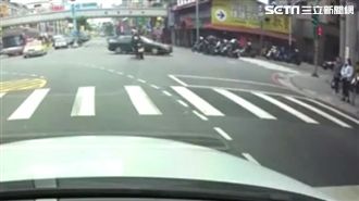 轎車違規左轉　害重機撞上噴飛釀2傷