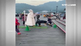 男偷拍裙底揭密飄浮術　表演者原諒他