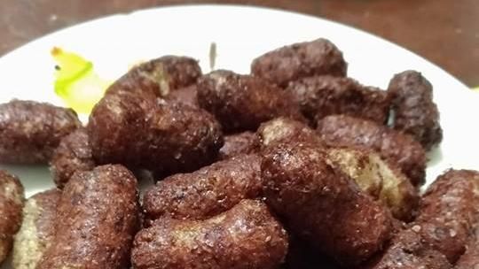 媽吃巧克力餅乾　兒一句話…她快吐了