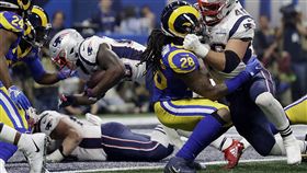 ▲米契爾（中）的飛身達陣為愛國者酋定勝基。（圖／美聯社／達志影像）