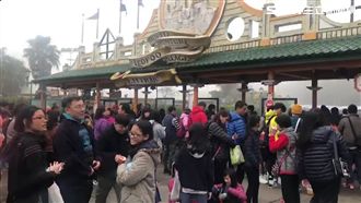 連假樂園優惠多　吸引人潮搶賺過年財