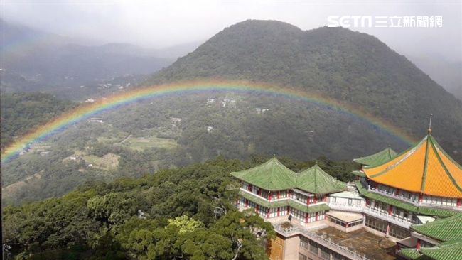 遇見幸福！春節連假上陽明山追彩虹