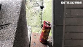 陳男在自家陽台抽菸卻被煙火炸傷，他憤而前往醫院驗傷並提告傷害（翻攝畫面）