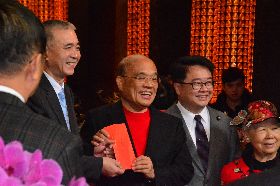 蘇揆新莊慈祐宮添香油錢