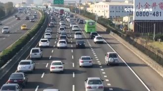 國道紫爆！駕駛：多花3倍時間才到