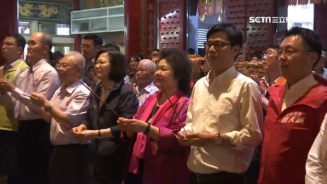 英邁高雄發紅包　髮蠟哥：小英選總統