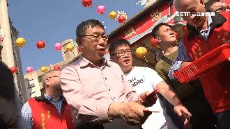 柯P春節搶曝光！拍片、走27間廟