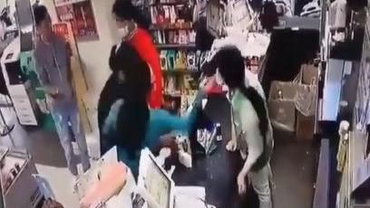 女奧客怒打超商妹　施暴畫面全錄下