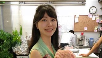 影／好害羞！美女議員玩這個…軟了