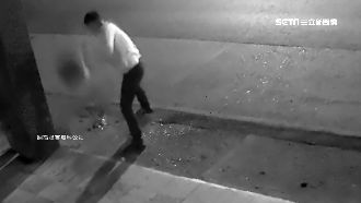 門口被潑漆掛豬頭　他：讓你衰事連連