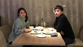 老婆過年開玩笑說要「60萬」紅包，阿緯眨也不眨，認為心意最重要。（圖／翻攝自臉書）