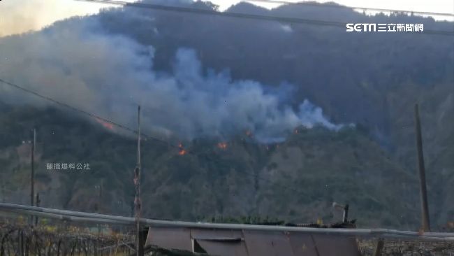 風櫃斗火燒山逾4公頃　警消陸空救火