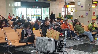 澎湖飛台班機一位難求　海空加班疏運