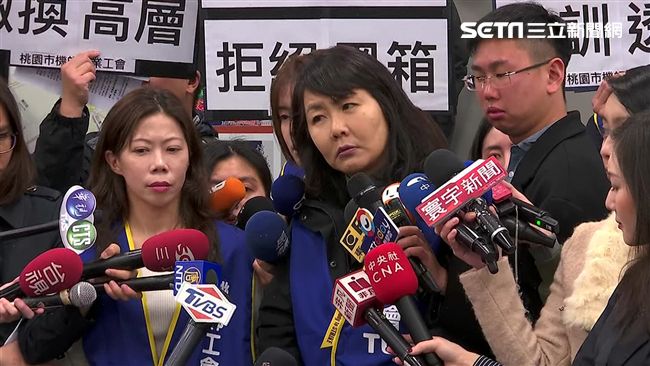 兩名女機師衝前線　發動首場機師革命