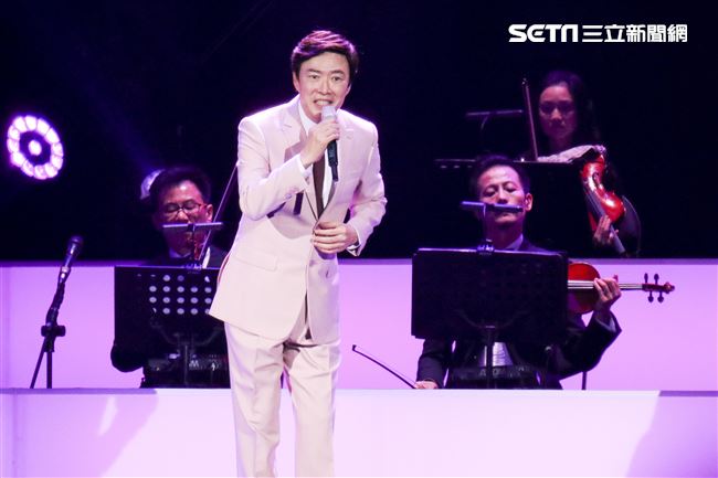 費玉清2019告別演唱會台北場，現場座無虛席暖心開唱。（記者林士傑/攝影）