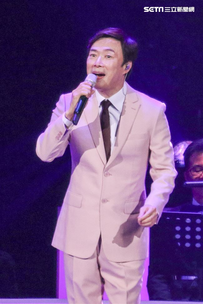 費玉清2019告別演唱會台北場，現場座無虛席暖心開唱。（記者林士傑/攝影）