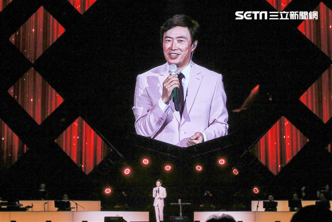 費玉清2019告別演唱會台北場，現場座無虛席暖心開唱。（記者林士傑/攝影）