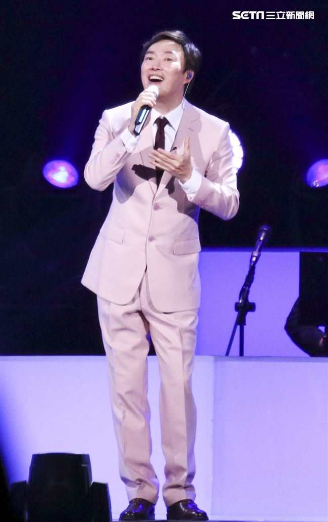 費玉清2019告別演唱會台北場，現場座無虛席暖心開唱。（記者林士傑/攝影）
