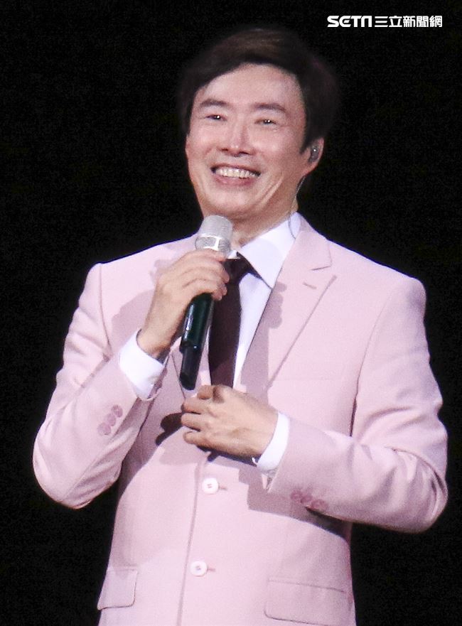 費玉清2019告別演唱會台北場，現場座無虛席暖心開唱。（記者林士傑/攝影）