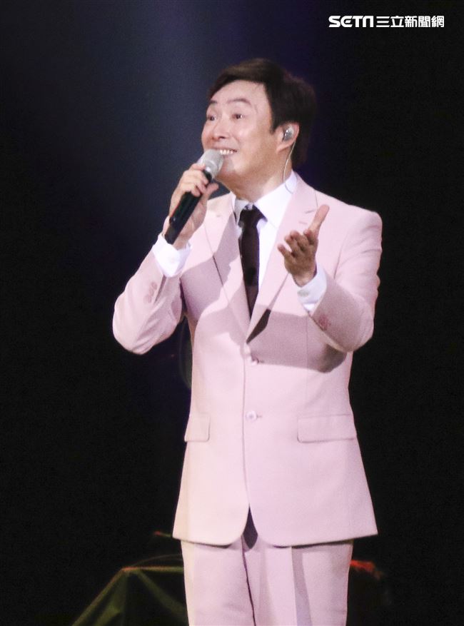 費玉清2019告別演唱會台北場，現場座無虛席暖心開唱。（記者林士傑/攝影）