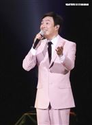 費玉清2019告別演唱會台北場，現場座無虛席暖心開唱。（記者林士傑/攝影）