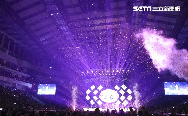 費玉清2019告別演唱會台北場，現場座無虛席暖心開唱。（記者林士傑/攝影）