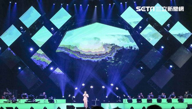 費玉清2019告別演唱會台北場，現場座無虛席暖心開唱。（記者林士傑/攝影）