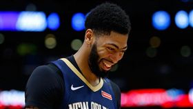 NBA／一眉先發　遭鵜鶘迷無情噓爆
NBA,紐澳良鵜鶘,Anthony Davis,噓聲,賣我
翻攝自推特