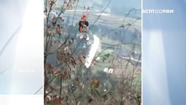 溜索故障懸空半小時　淡定姐不動如山