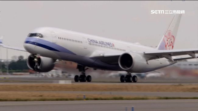 開加班機被酸為錢賣尊嚴　老機長怒了