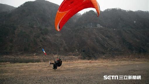 差2天60大壽！滑翔傘空中相撞　男墜落亡