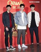 2019凱渥開春團拜，林柏叡、林輝瑝、范姜彥豐。（記者林士傑/攝影）