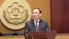 同婚專法趕2月底送立法院審議  法務部：會儘快行政院10日表示，同婚專法正由法務部研擬中，希望2月底前送立法院審議。法務部長蔡清祥（圖）11日出席新春團拜，會後受訪時說，幕僚春節假期沒休息，已有初步看法，經整合後，會儘快提出。中央社記者劉世怡攝  108年2月11日