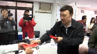 存款只剩50萬！余天選舉走節儉風