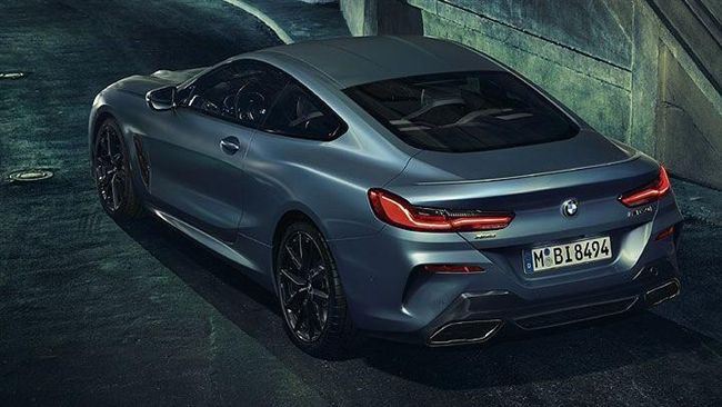 影／BMW 8系列　初回限定版