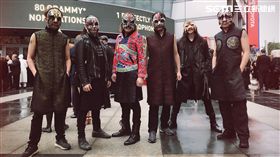 董事長樂團出席葛萊美獎，適逢春節喜收中餐廳老闆紅包鼓勵。（圖／獨一無二娛樂提供）