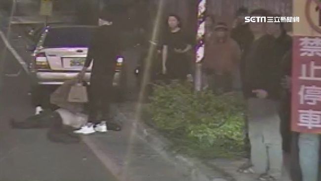 肢障伯違規左轉遭撞　熱血女拼命急救