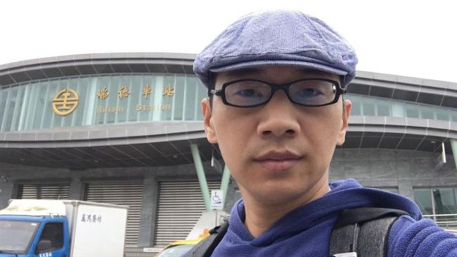 陸記者「人肉翻牆」！定居台灣不回去