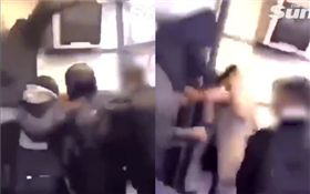 男子遭圍攻把少女當人肉盾牌（圖／翻攝自太陽報）