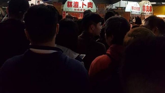 羅東夜市買糕渣排慘　在地人曝免排店